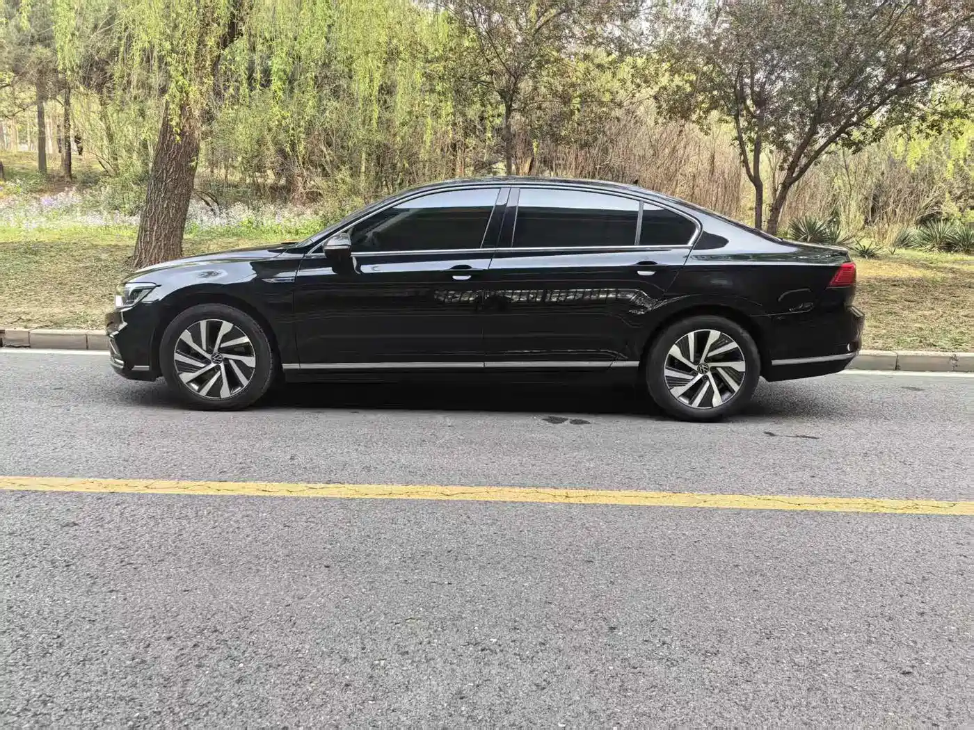Volkswagen Magotan GTE Plug-in Hybrid 2022 GTE Luxury фото 5