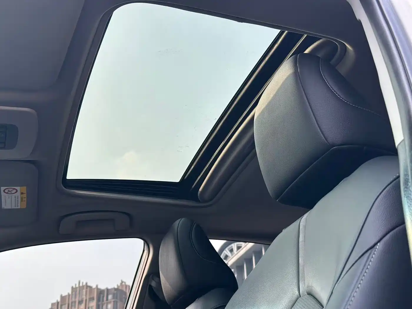 Toyota Camry 2018 2.5S Trend Edition фото 16