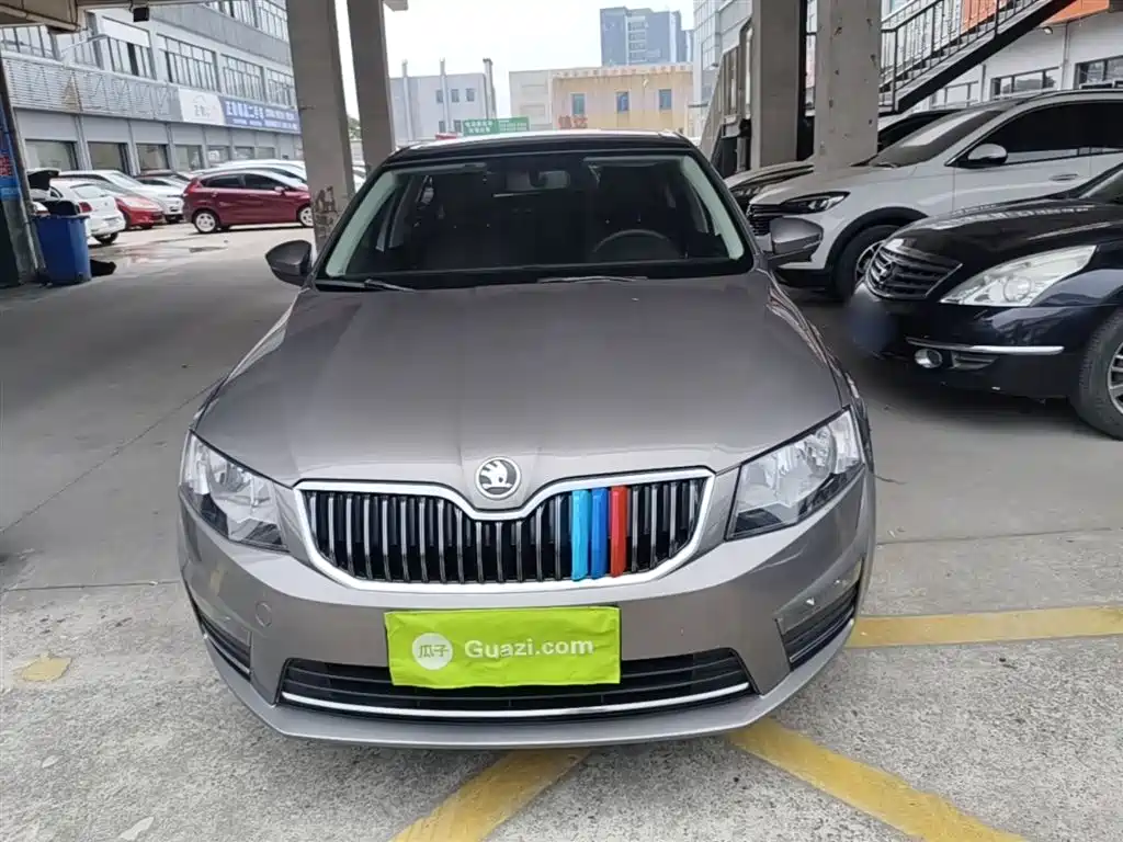 Škoda Octavia 2017 Classic 1.6L Automatic Comfort фото 3