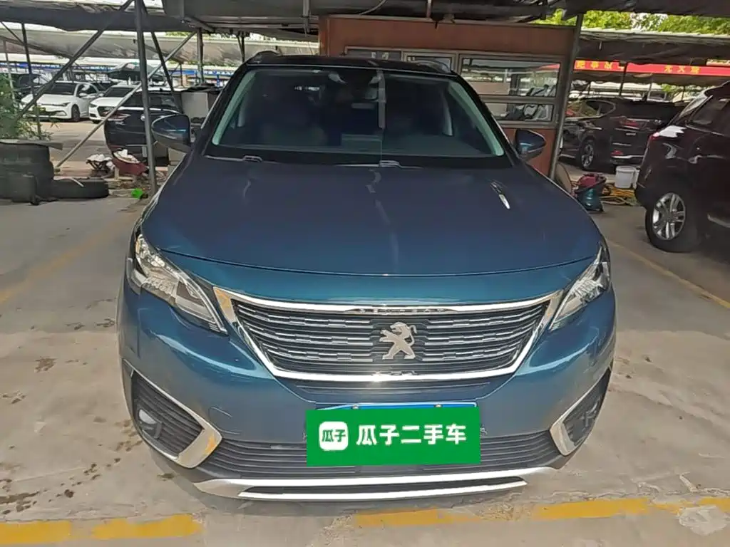 Photo 3 - Peugeot 5008