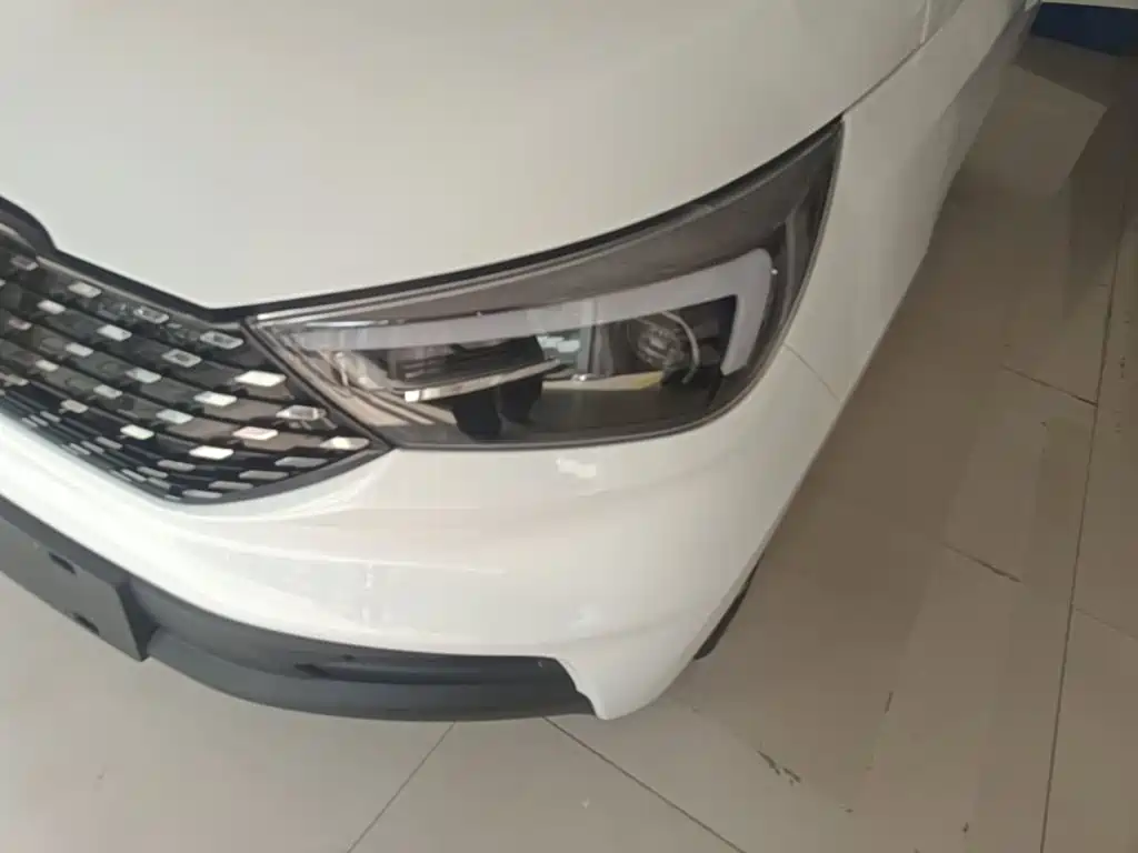 JMCG New Energy Yizhi EV3 2026 2025 Plus 330KM Luxury