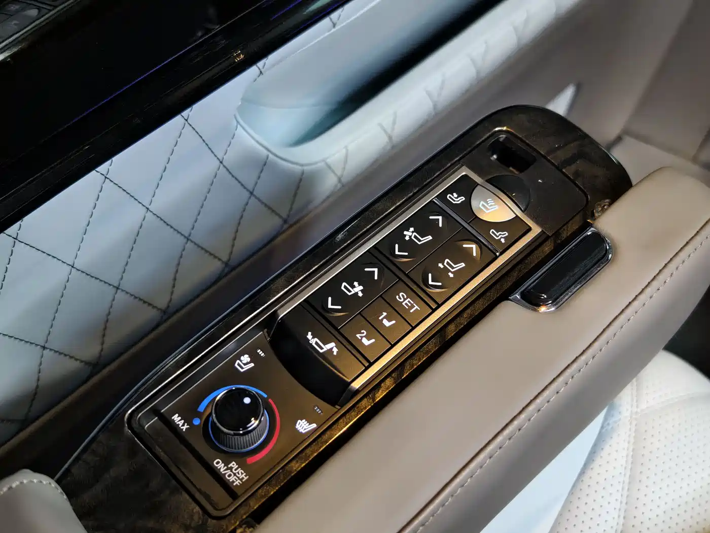 Mercedes-Benz Vito 2023 2.0T Business 7-Seater фото 21