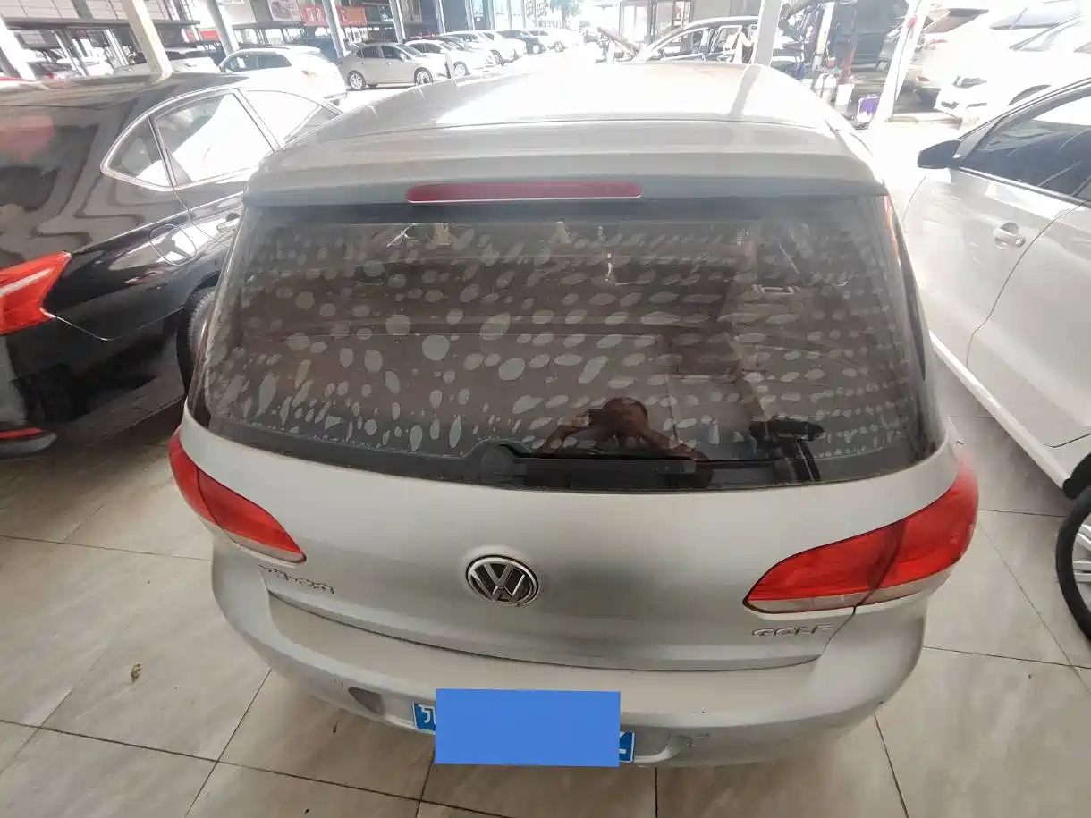 Volkswagen Golf 2011 1.6 Auto Luxury Edition фото 14