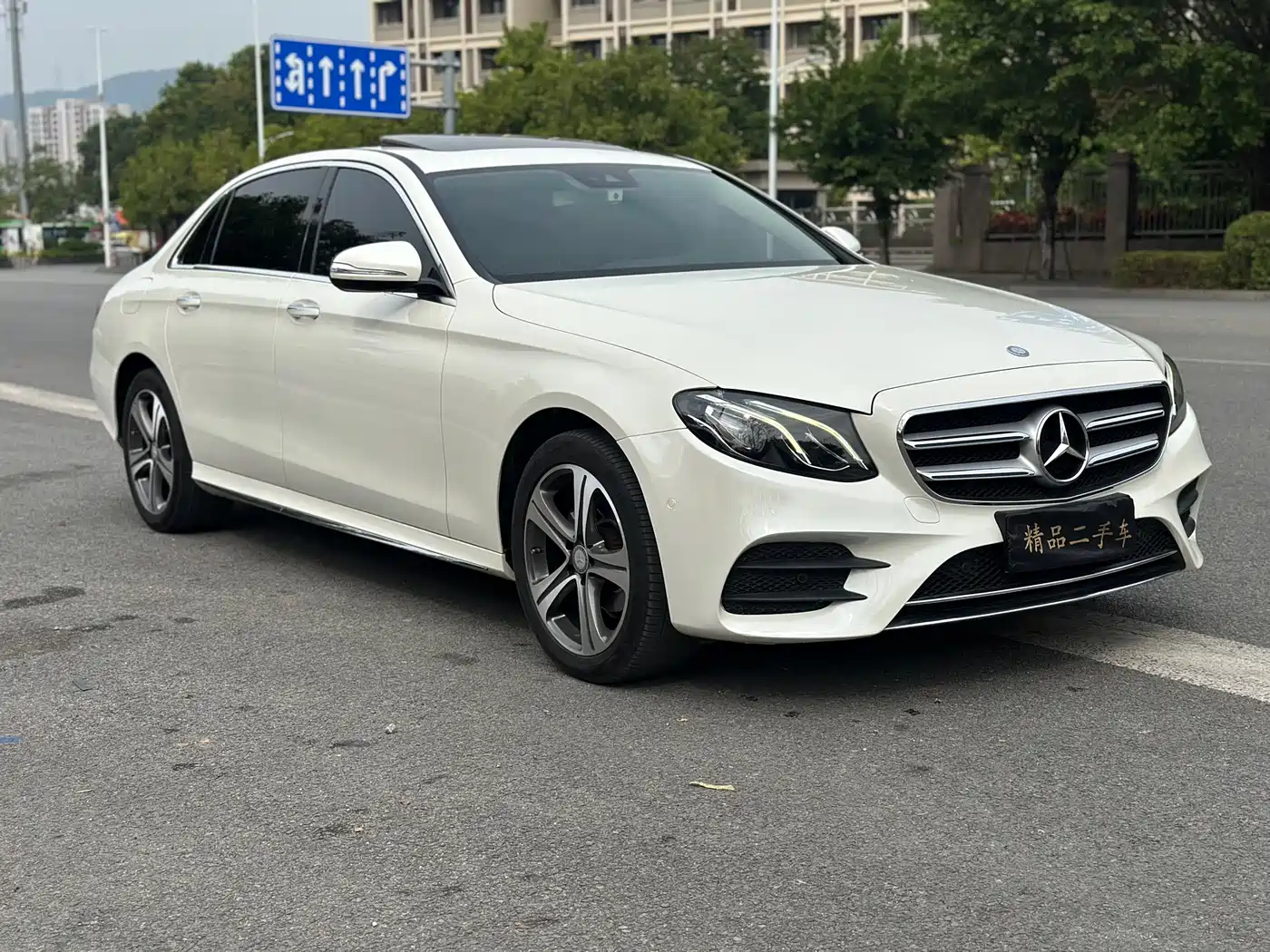 Mercedes-Benz E-Class 2016 E 200 L Sport Type фото 3