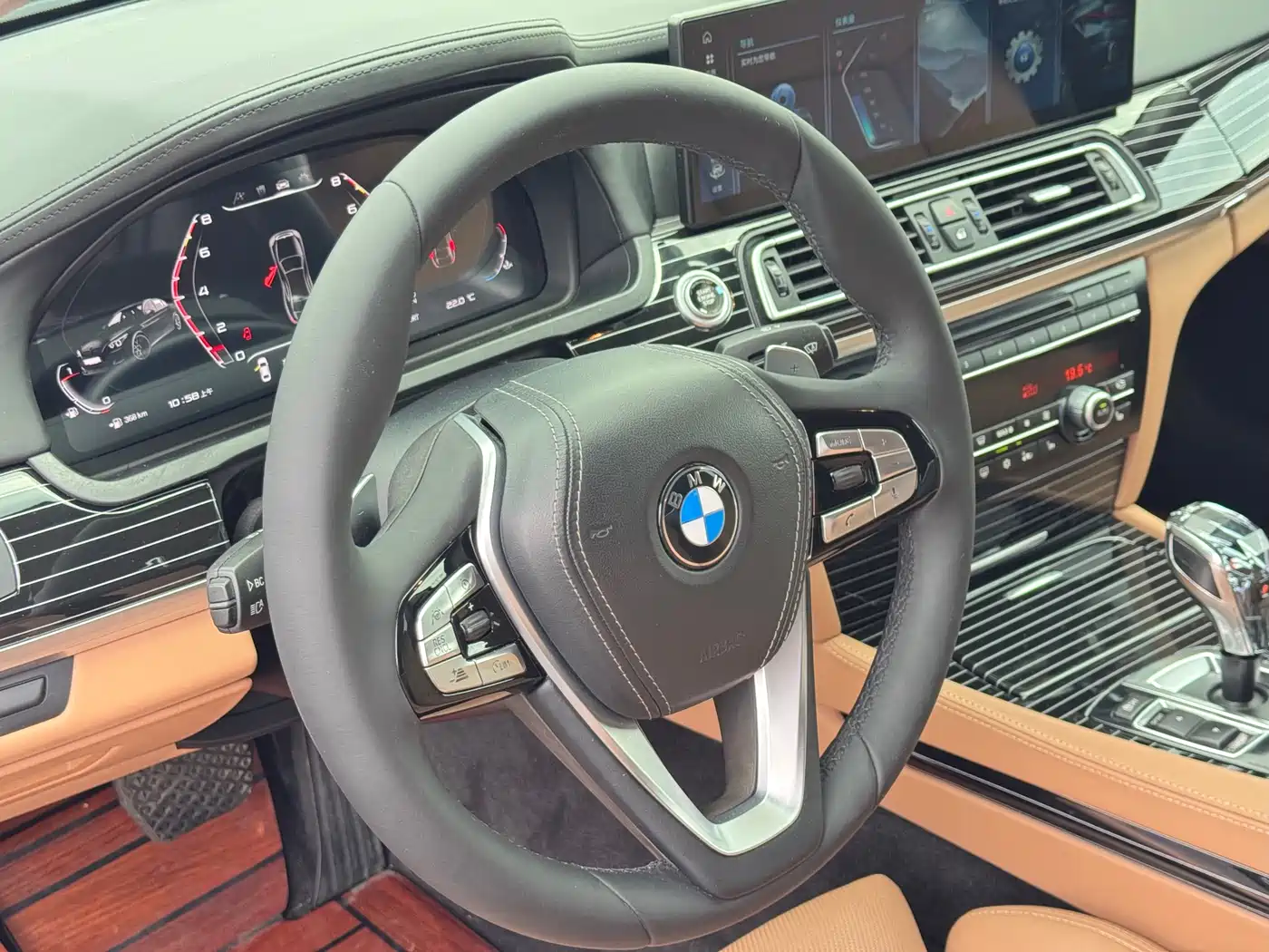 BMW 7 Series 2010 750Li фото 11