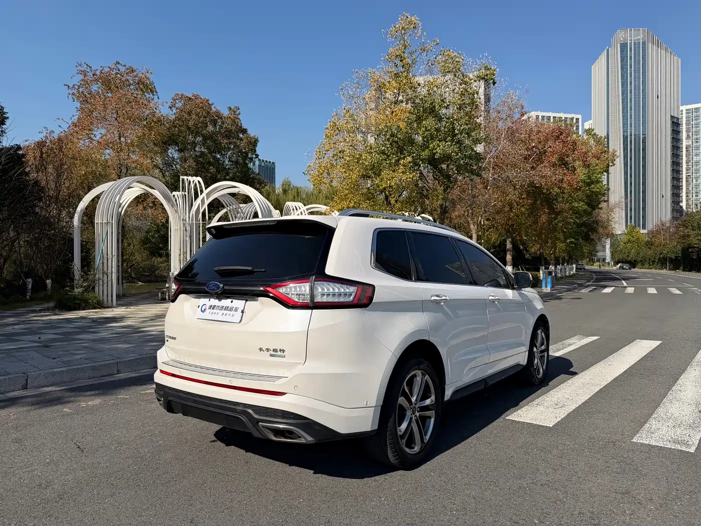 Фото 6 - Ford Edge