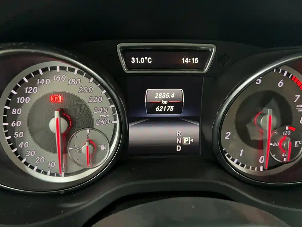 Mercedes-Benz CLA (Import) 2015 2015 CLA 220 4MATIC
