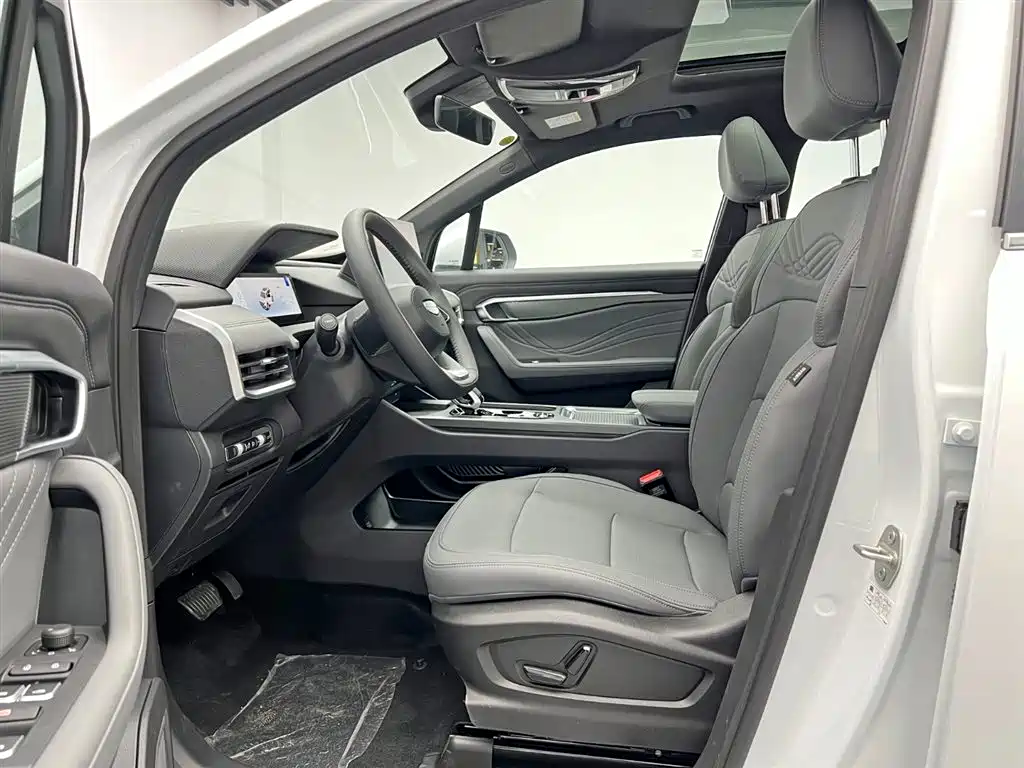 Geely Haoyue L 2026 2026 1.5TD DCT Happiness 7-Seater