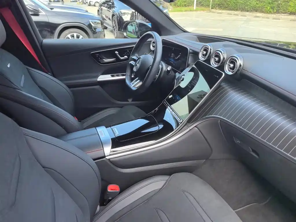 Mercedes-Benz GLC AMG 2025 AMG GLC 43 4MATIC фото 13