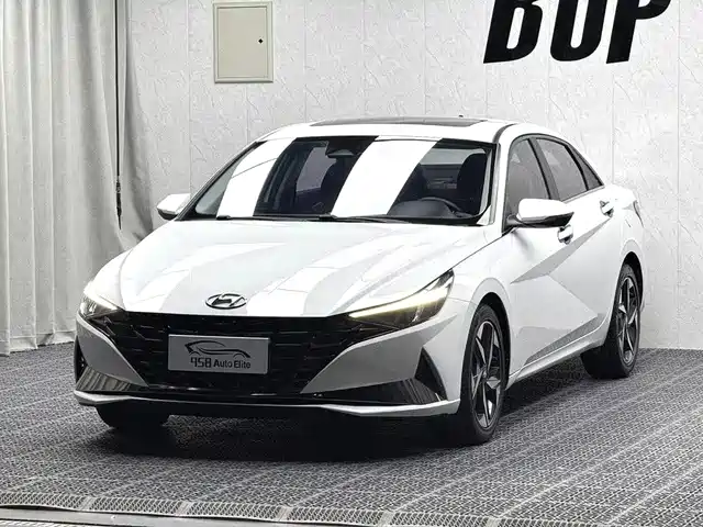  Hyundai Elantra 2022 1.5L CVT LUX Premium Edition