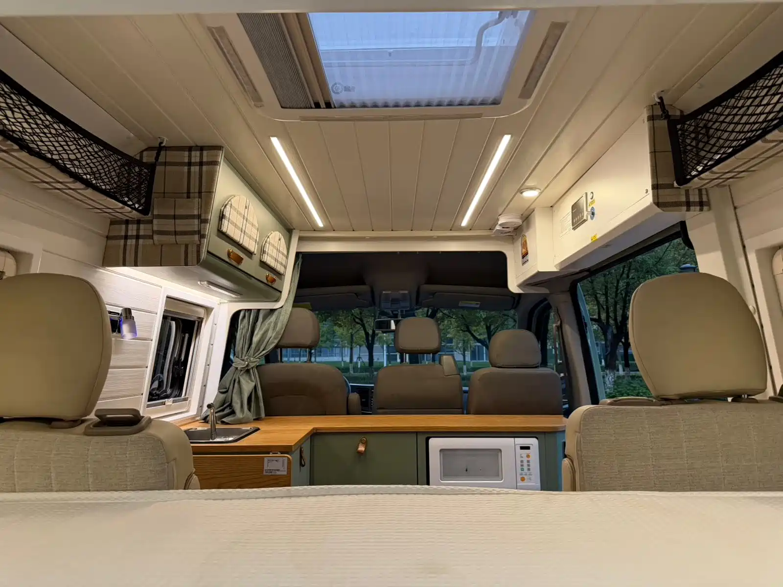 Photo 24 - Maxus V80 RV