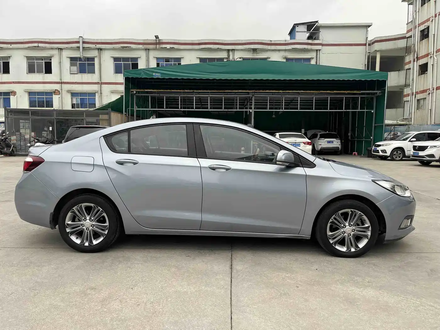 Chevrolet Cruze 2016 1.5L Automatic Luxury Edition фото 17
