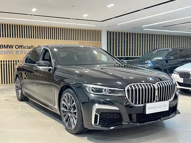 BMW 7 Series 2019 740Li Leading M Sport Package — фото 3