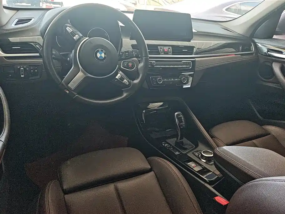 BMW X1 2020 xDrive25Li Premium Edition фото 12