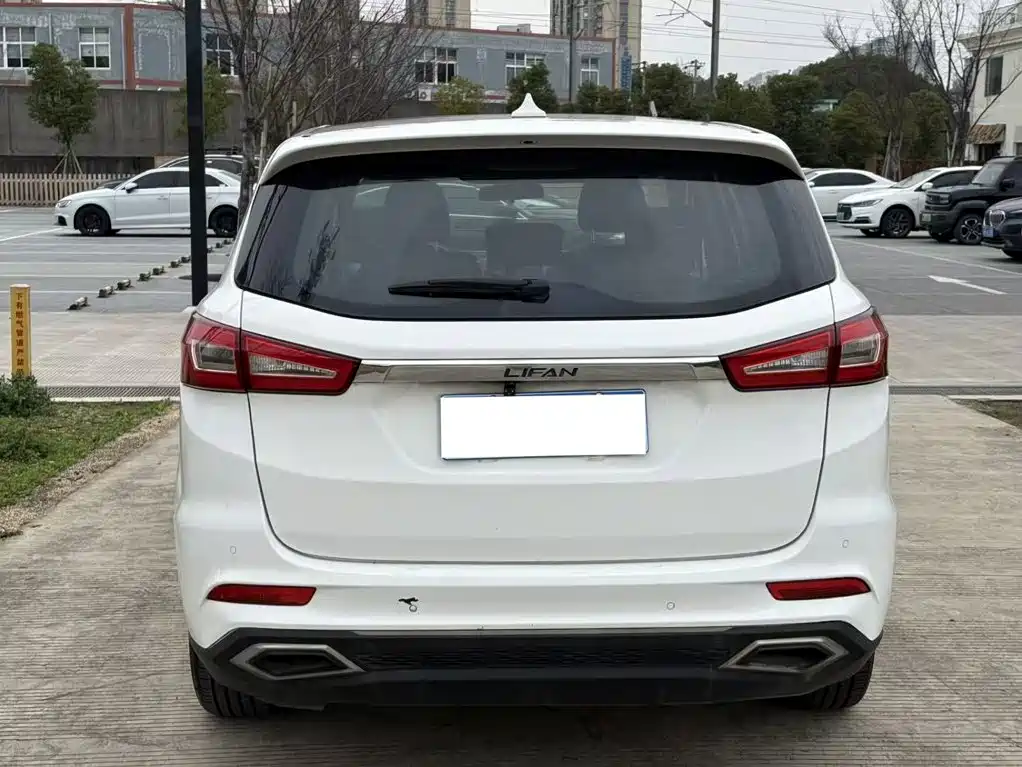 Lifan Xuanlang 2017 2017 1.8L Manual Elite Model