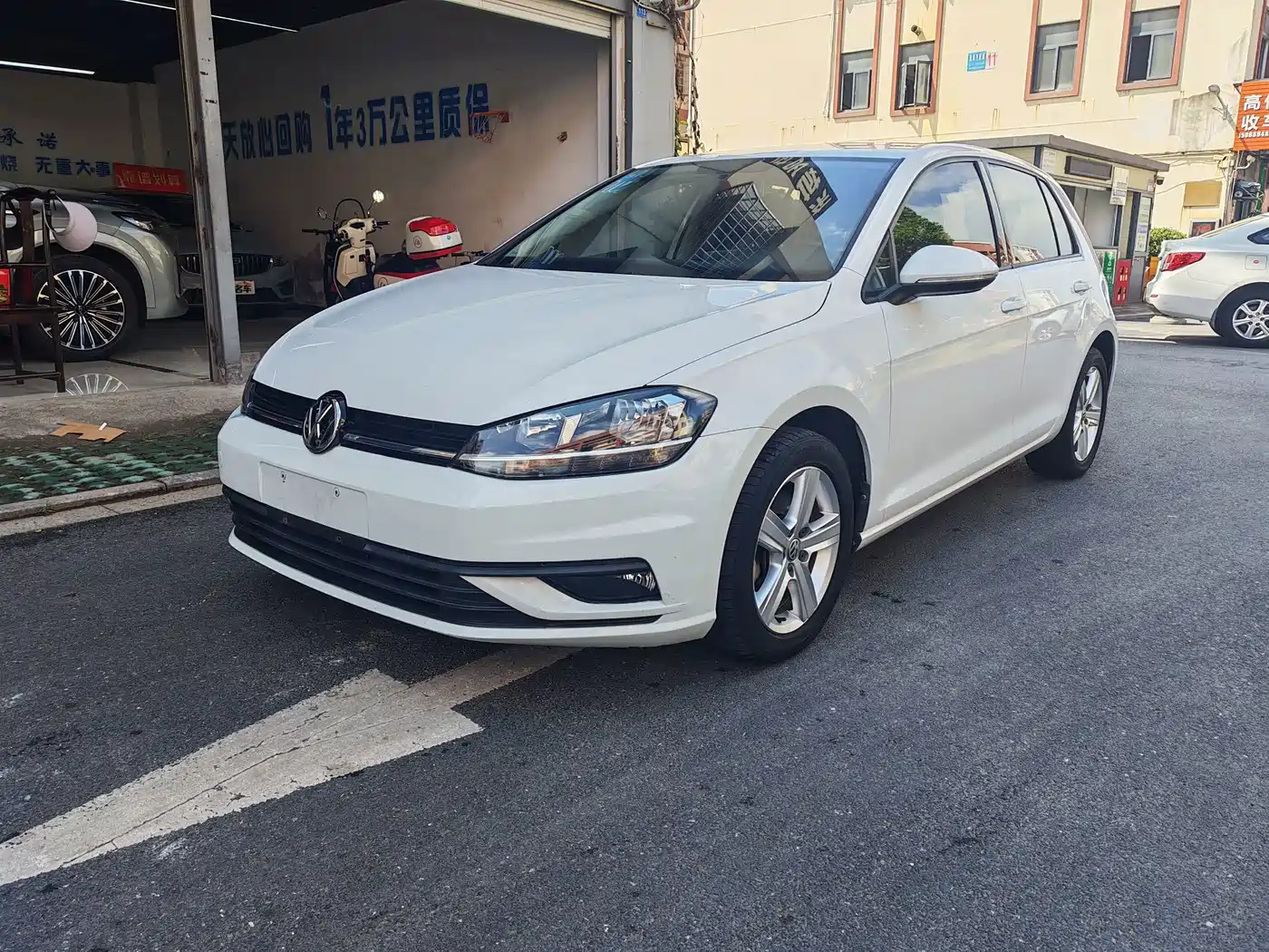 Фото 1 - Volkswagen Golf