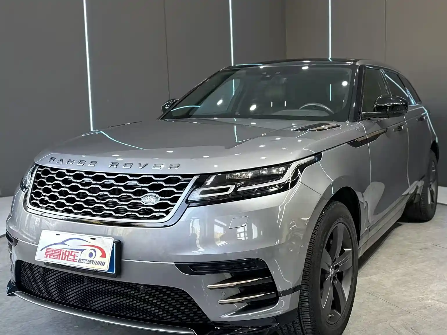 Фото 1 - Land Rover Range Rover Velar