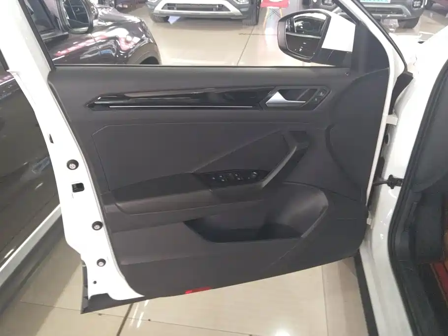 Volkswagen T-ROC 2022 2021 Facelift 280TSI DSG 2WD Comfort Smart Connect Edition
