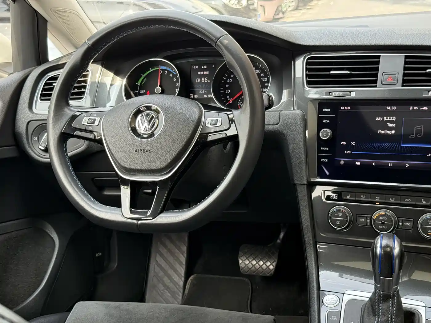 Volkswagen Golf Electric 2020 Chi Pro фото 13