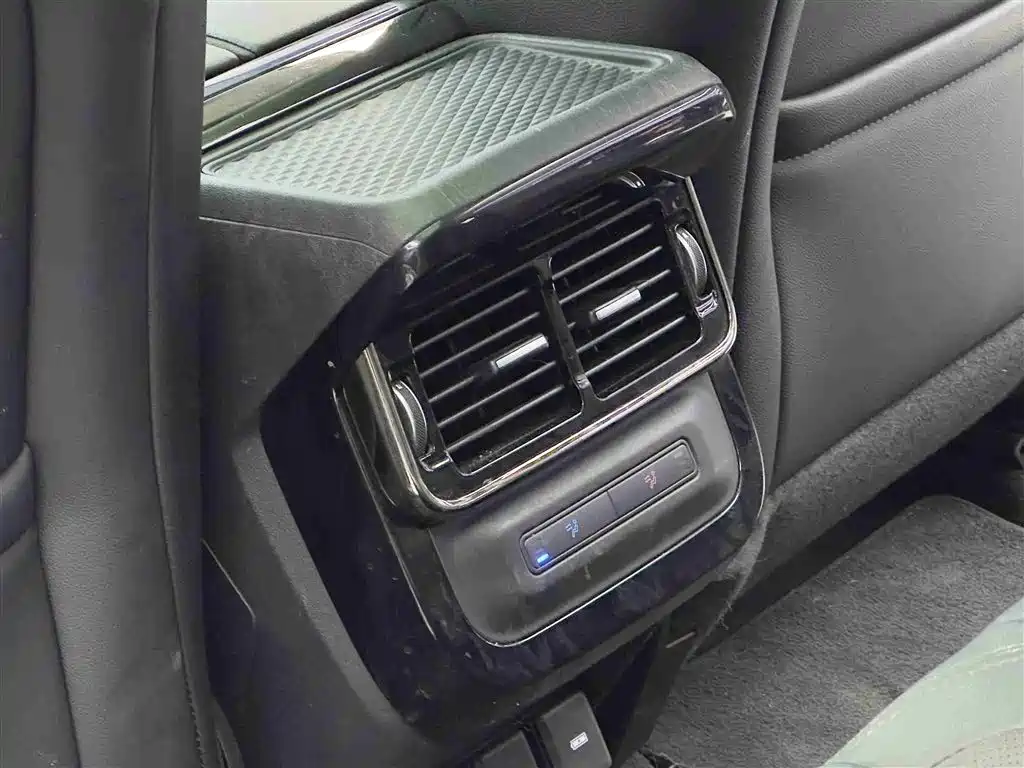 Land Rover Range Rover Evoque 2023 Range Rover Evoque L 249PS Corinthian Bronze Special Edition фото 12