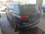 Photo 5 - Volkswagen Tiguan L