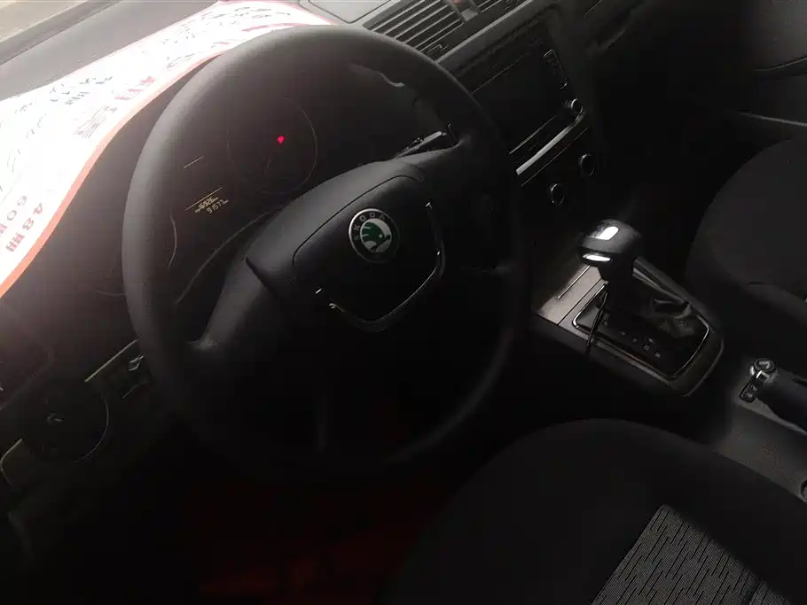 Škoda Octavia 2013 1.6L Automatic Elite Edition фото 15