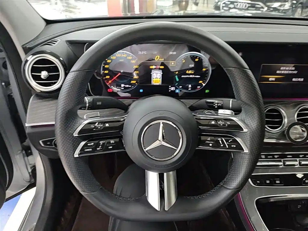 Mercedes-Benz E-Class 2022 E 260 L Sport фото 11