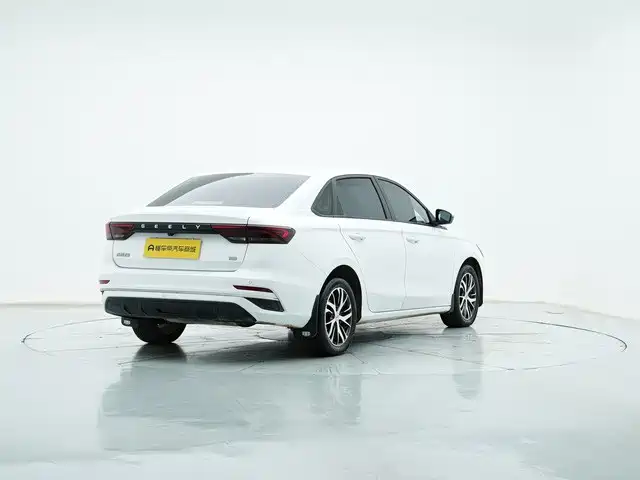 Фото 7 - Geely Emgrand