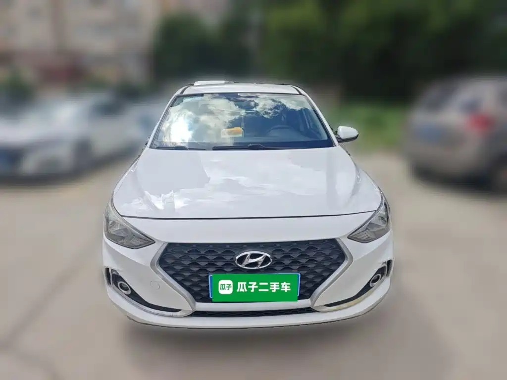 Фото 23 - Hyundai Elantra