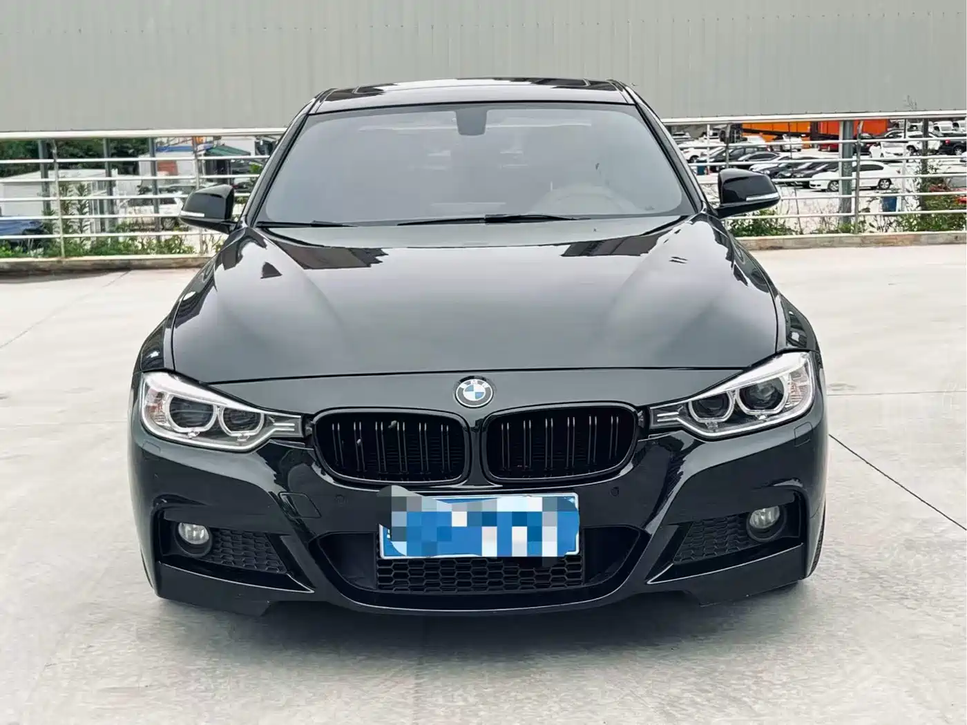 Photo 2 - BMW 3 Series