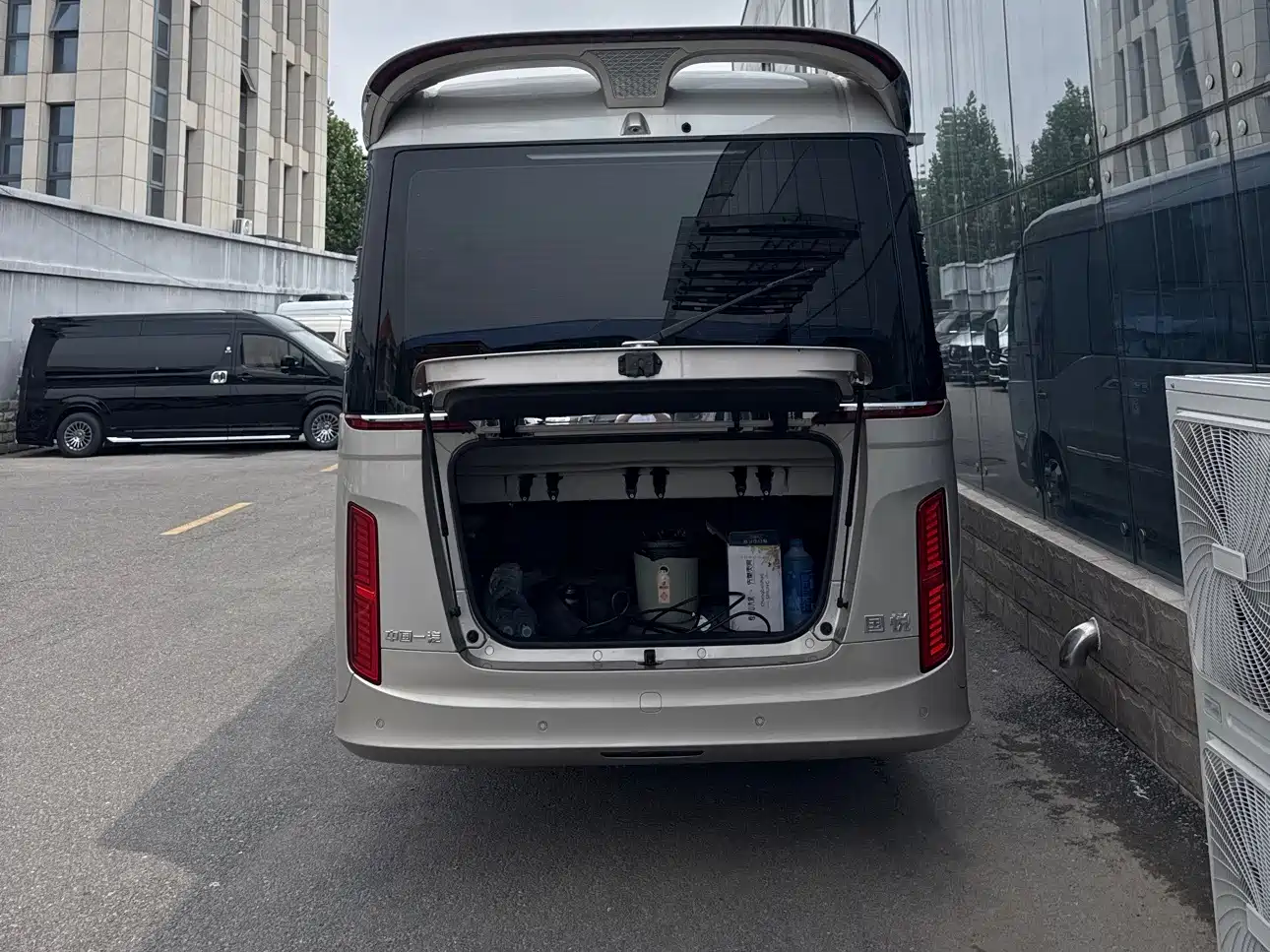 Hongqi Guoyue 2024 3.0T Flagship Edition 17-seater фото 5