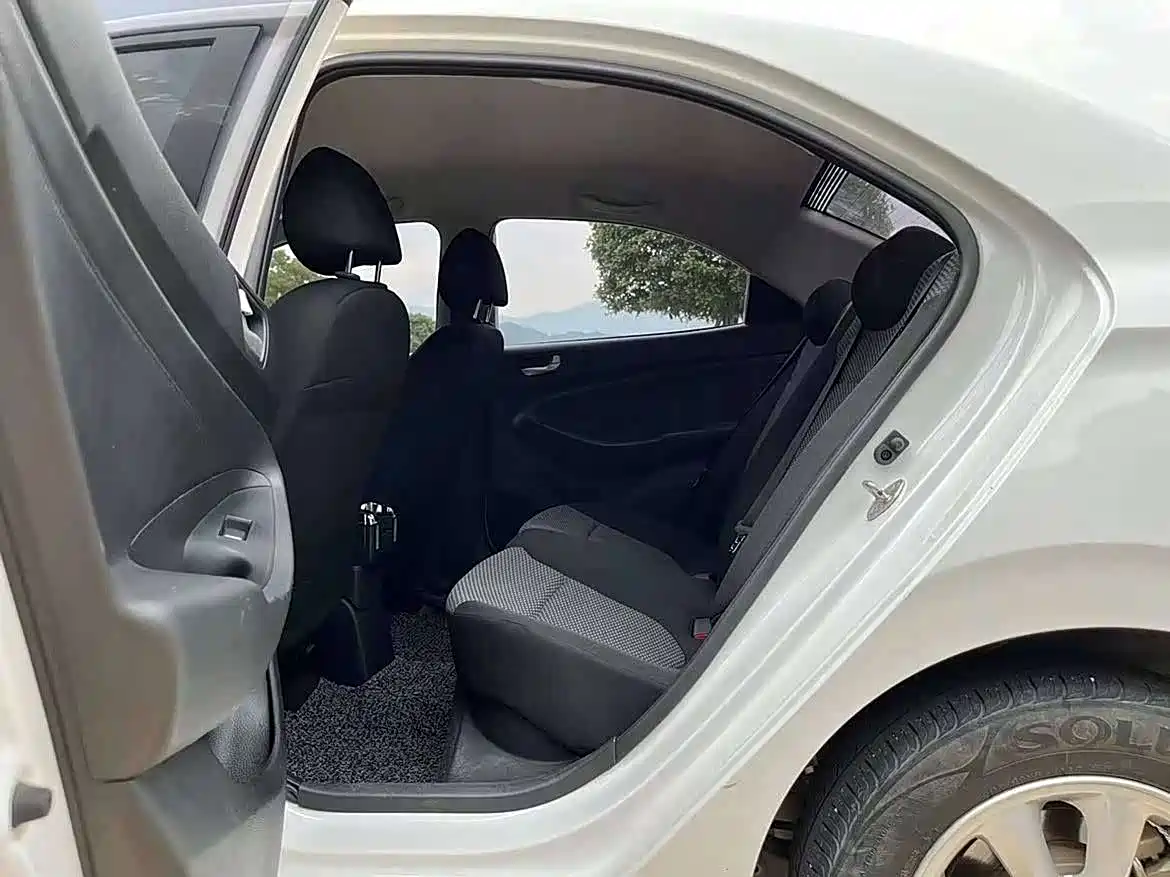 Hyundai Verna 2017 1.4L Manual Renewal China V фото 9