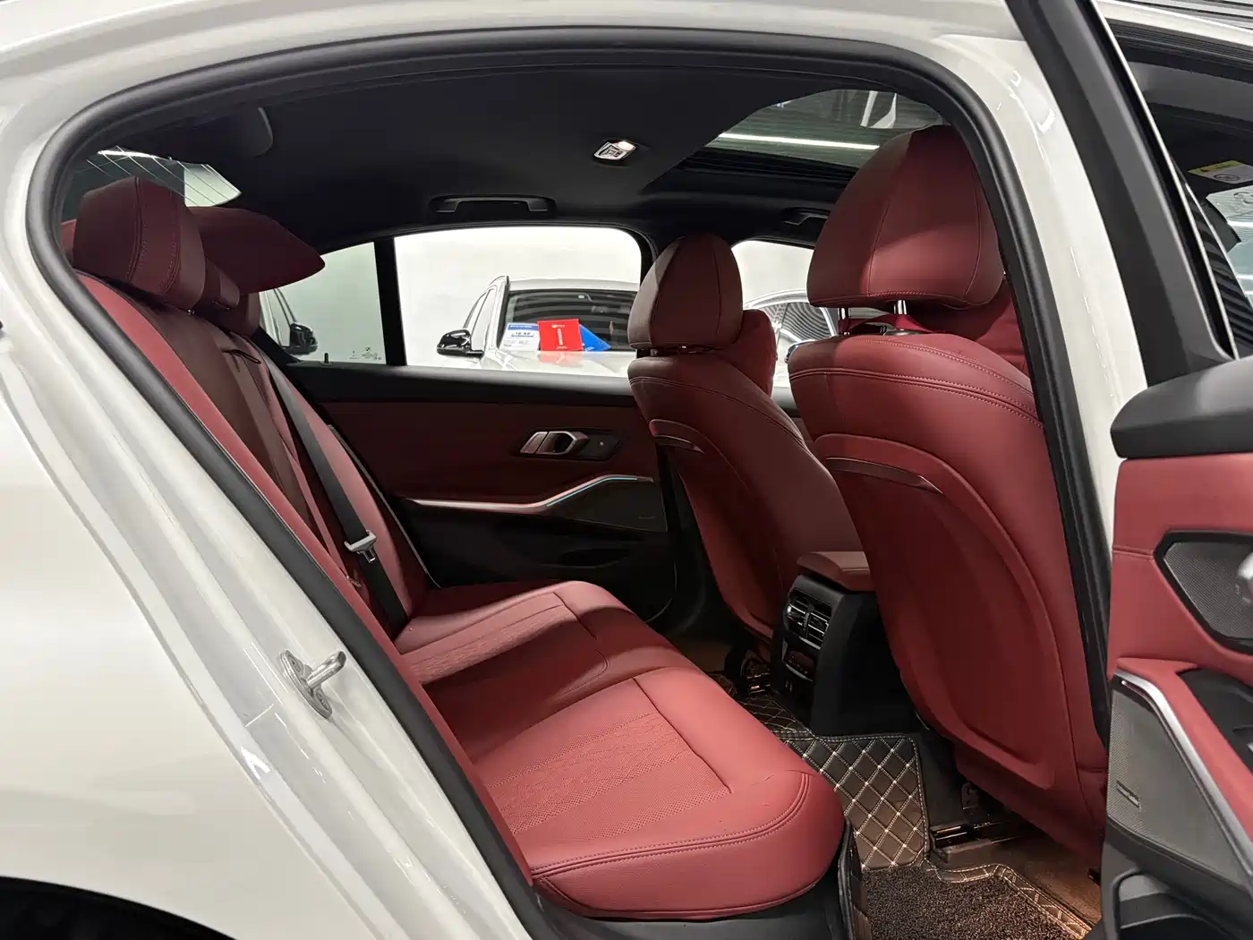 BMW 3 Series 2024 325i M Sport Shadowline Package фото 11