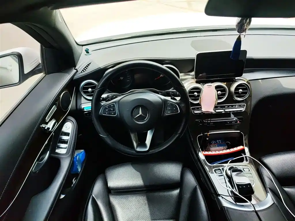 Mercedes-Benz GLC 2018 GLC 260 4MATIC Dynamic фото 3