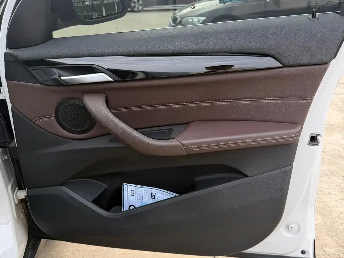 BMW X1 2020 sDrive20Li Fashion Model фото 15