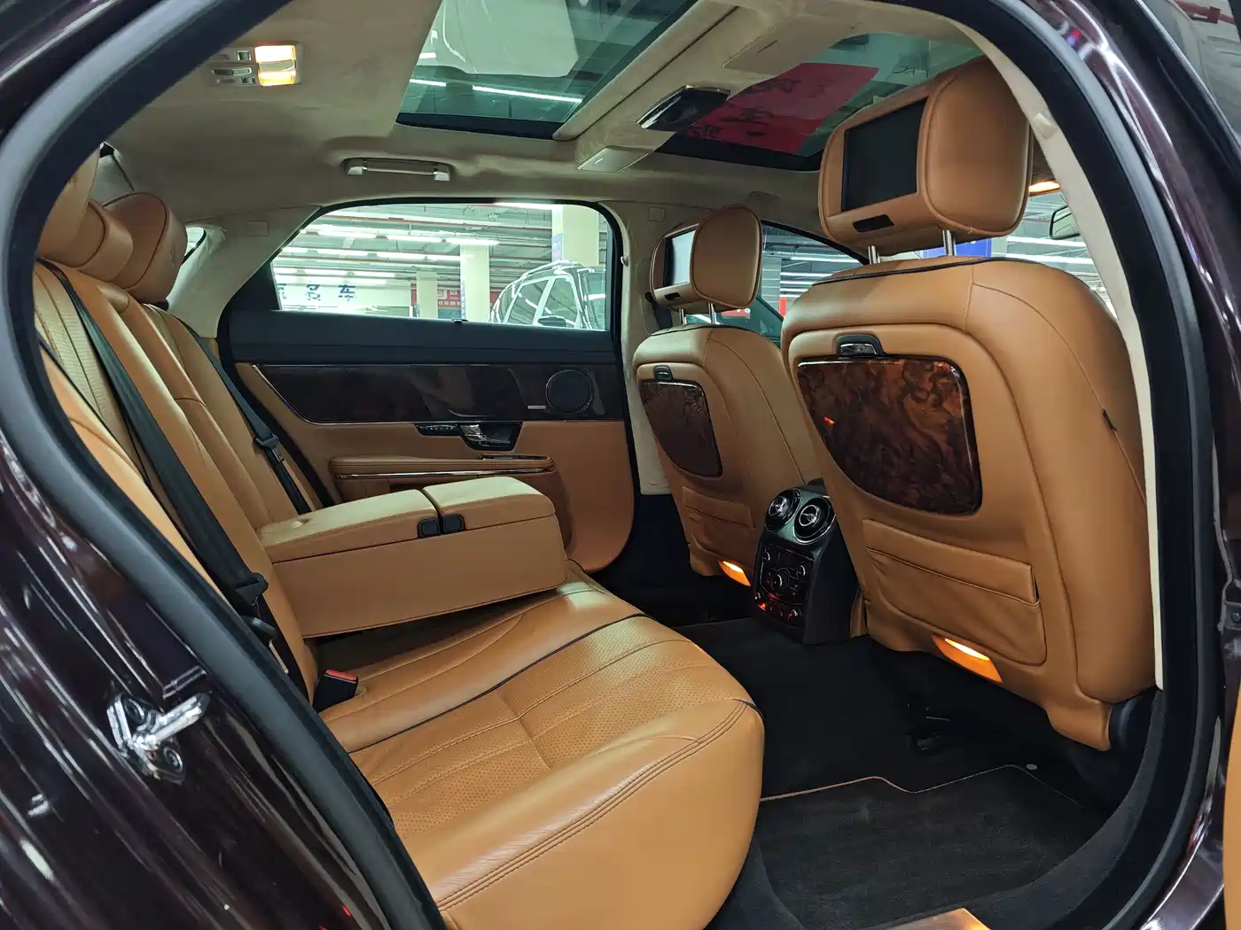 Jaguar XJ 2010 Model XJL 5.0 Panoramic Luxury Edition фото 13