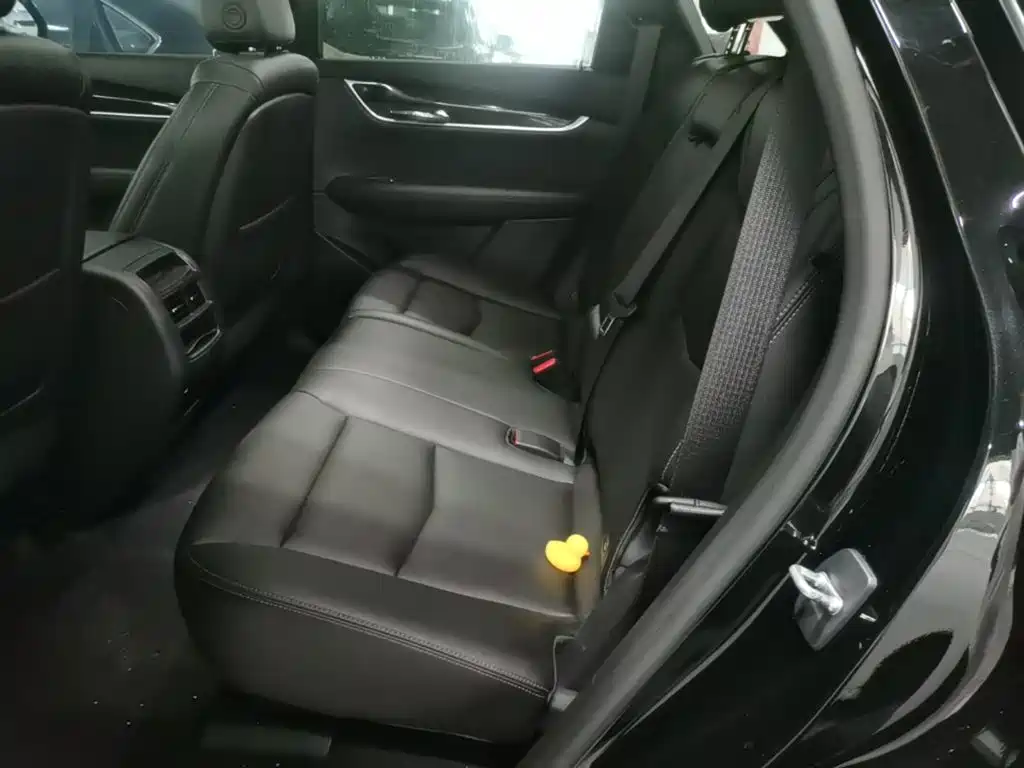 Фото 12 - Cadillac XT5