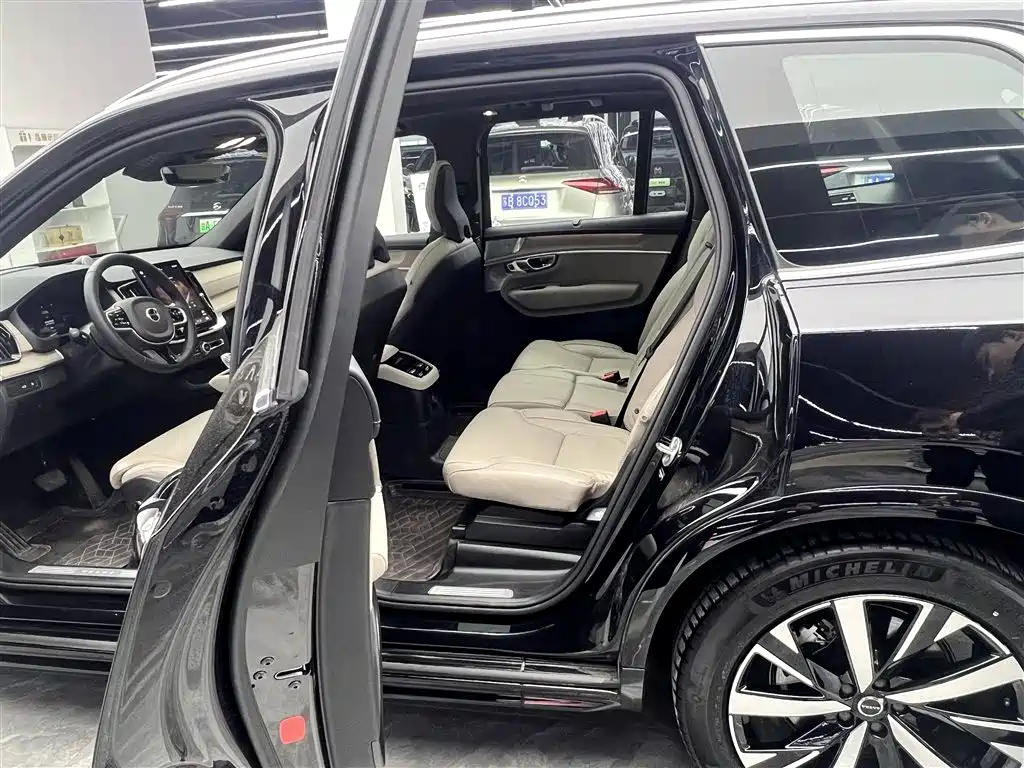 VOLVO XC90 PLUG IN HYBRID