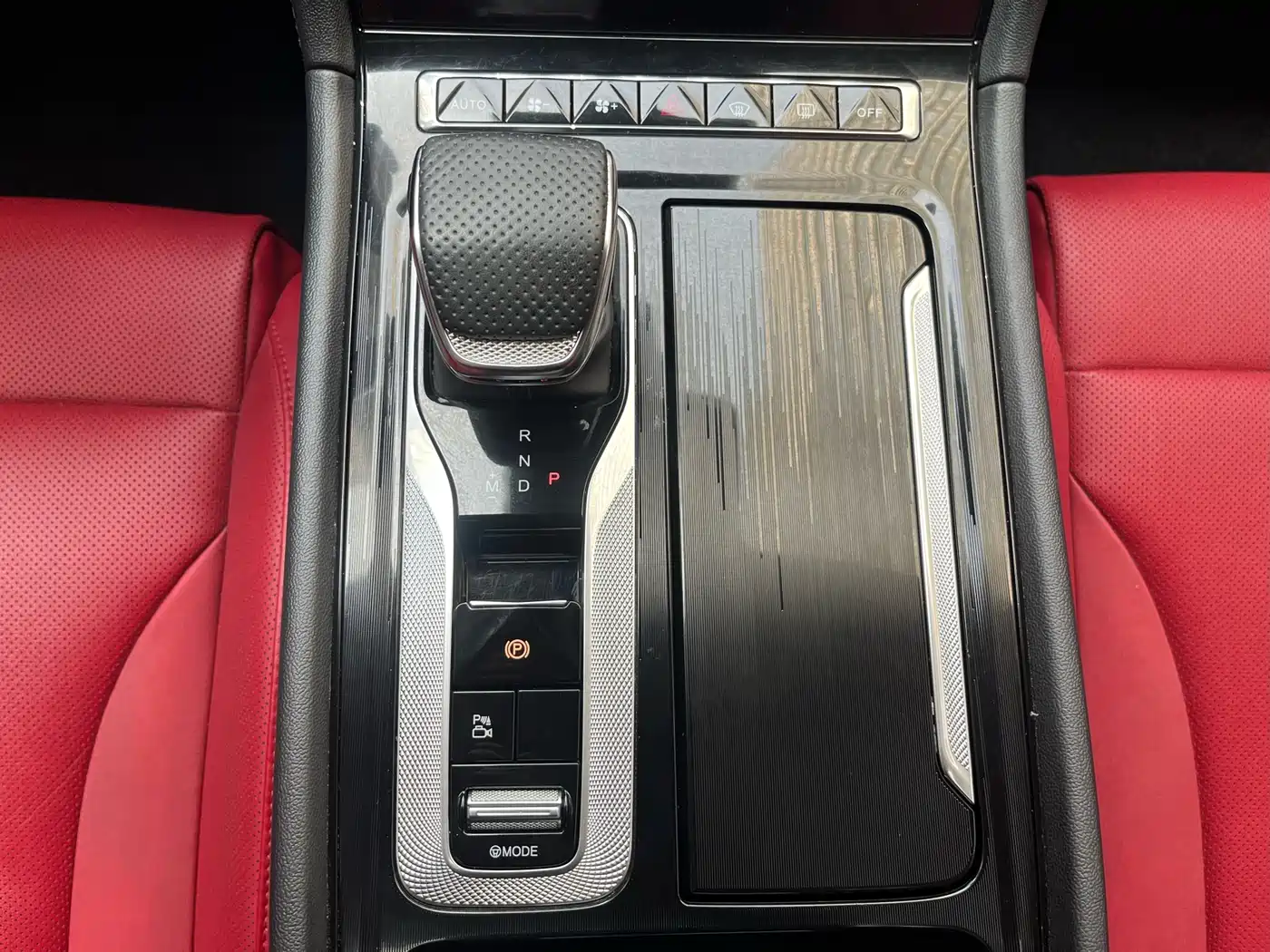 Hongqi H6 2024 Model 2.0T Elegance Edition фото 36
