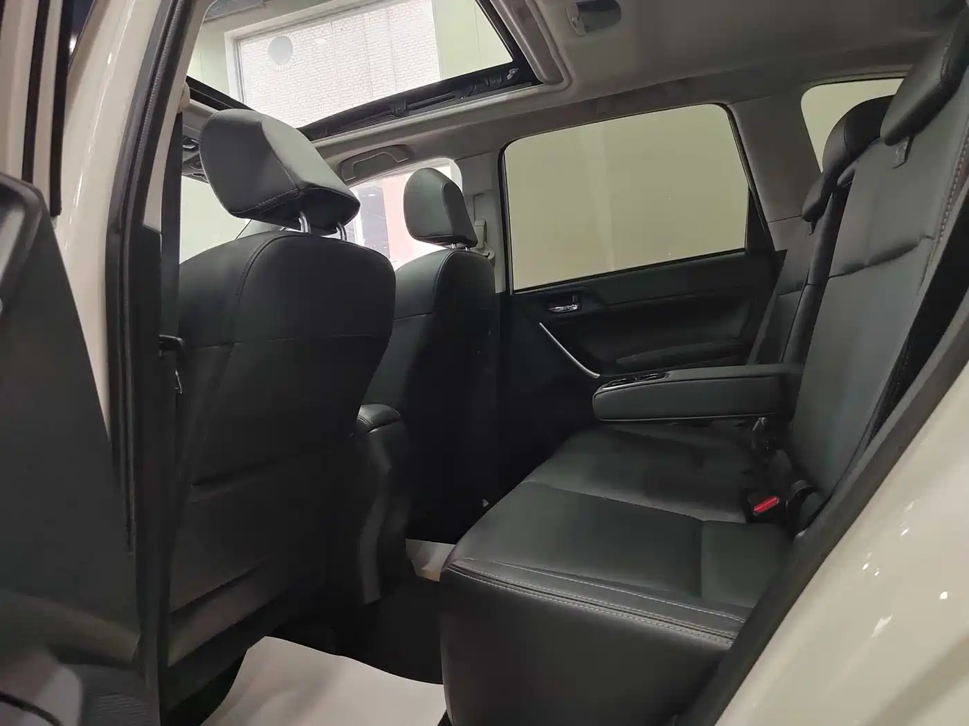 Subaru Forester 2016 2.0i Fashion Navigation Edition фото 16
