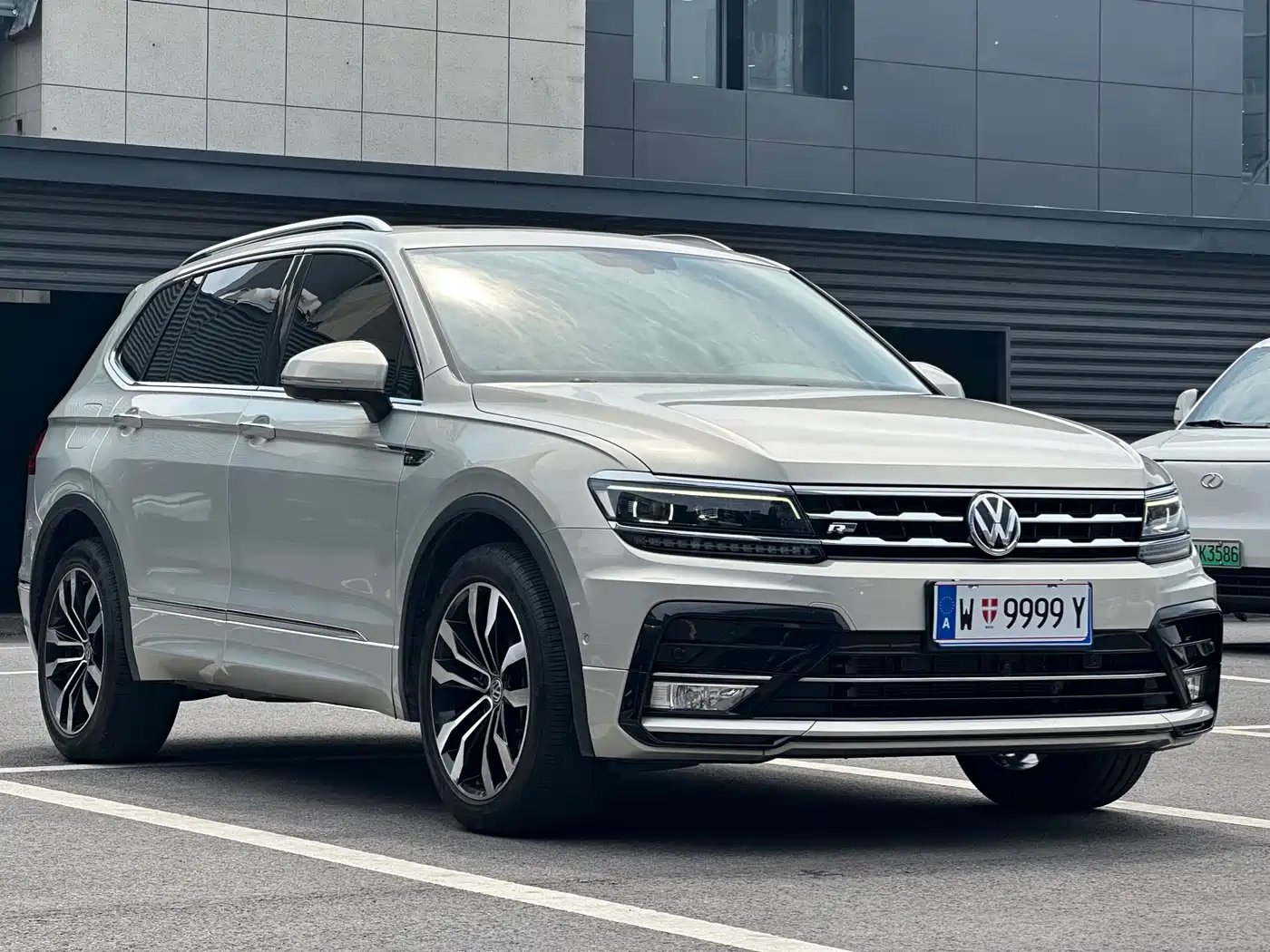 Volkswagen Tiguan L 2019 330TSI Automatic 2WD R-Line Flagship Edition China VI фото 3
