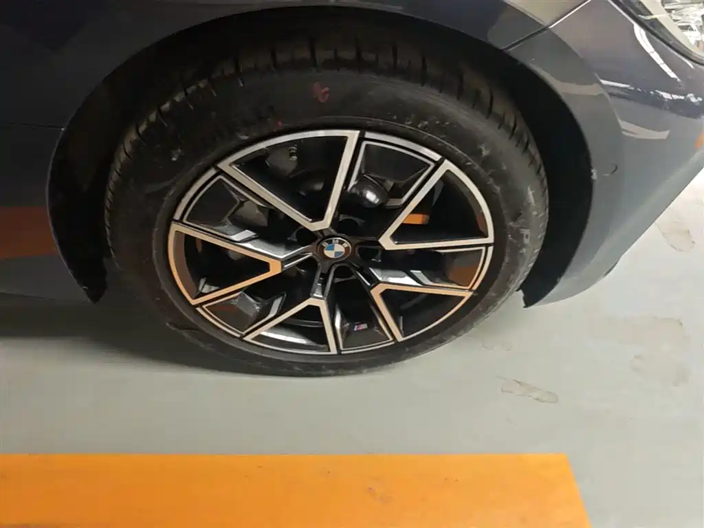 BMW i4 2023 eDrive35 фото 13