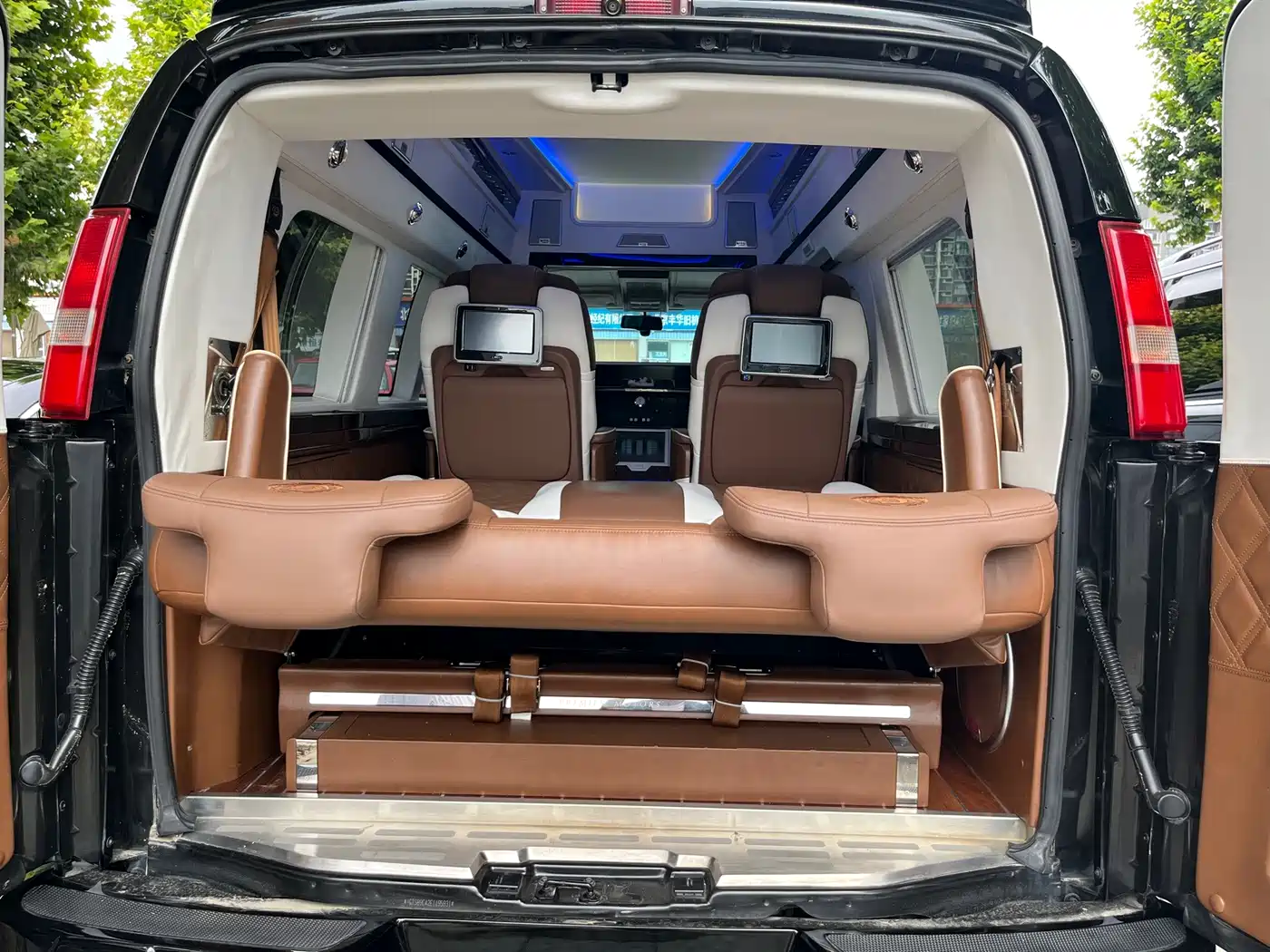 GMC Savana 2016 2016 5.3L G660S 4WD Elegance Collector's Edition