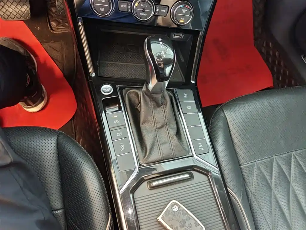 Volkswagen Passat 2019 330TSI Premium Edition China V фото 14