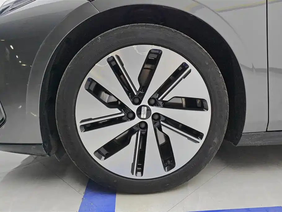 Geely Galaxy Galaxy E8 2024 2024 665km RWD Starship Voyager Edition