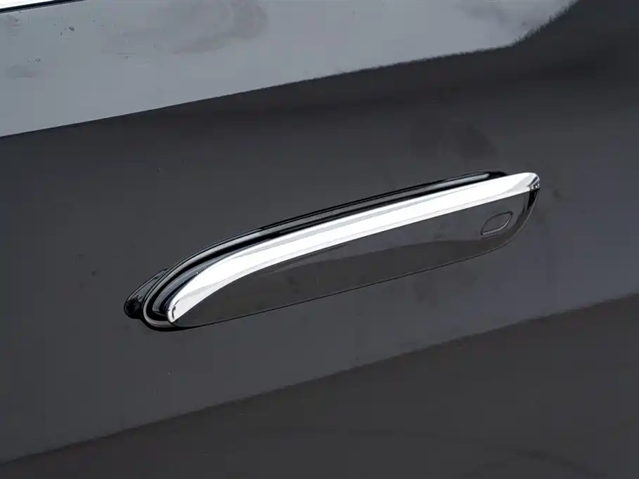 Mercedes-Benz E-Class 2025 E 300 L Luxury фото 12