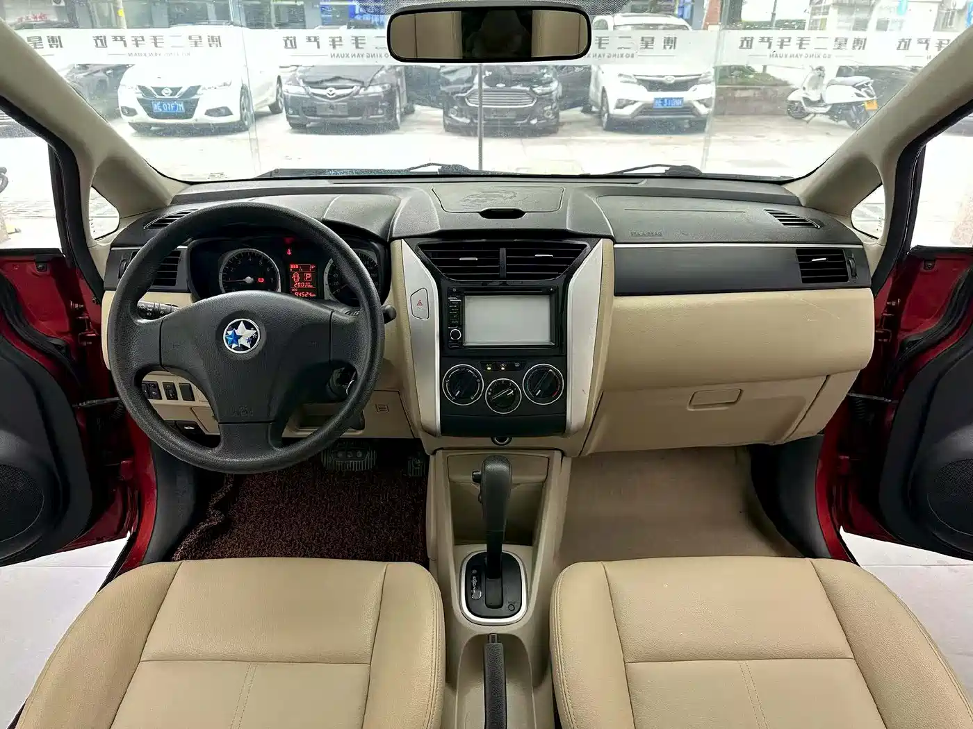 Venucia R50 2013 2013 1.6L Automatic Luxury Edition