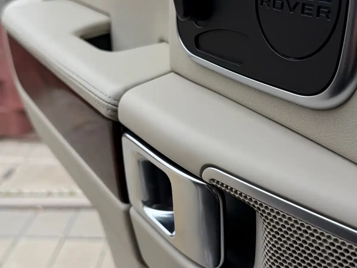 Land Rover Range Rover 2012 5.0 SC V8 фото 10