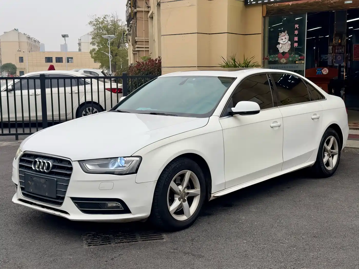 Фото 1 - Audi A4L