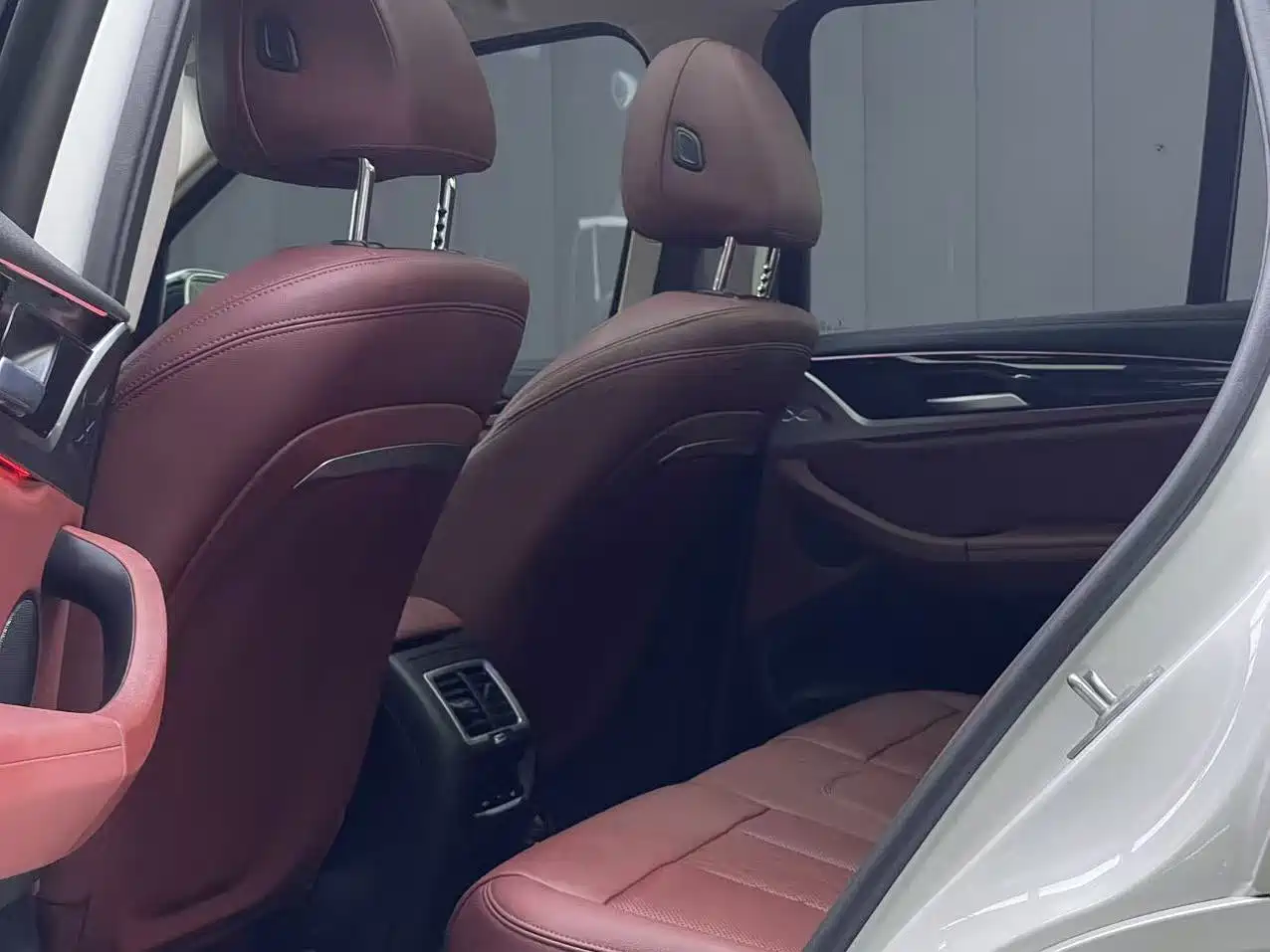 BMW iX3 2024 Leading Edition фото 11